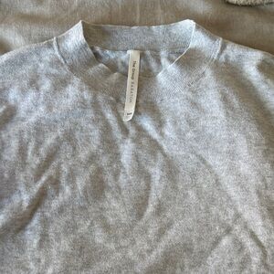 ARITZIA The Group Babaton women’s light grey cashmere Sweater